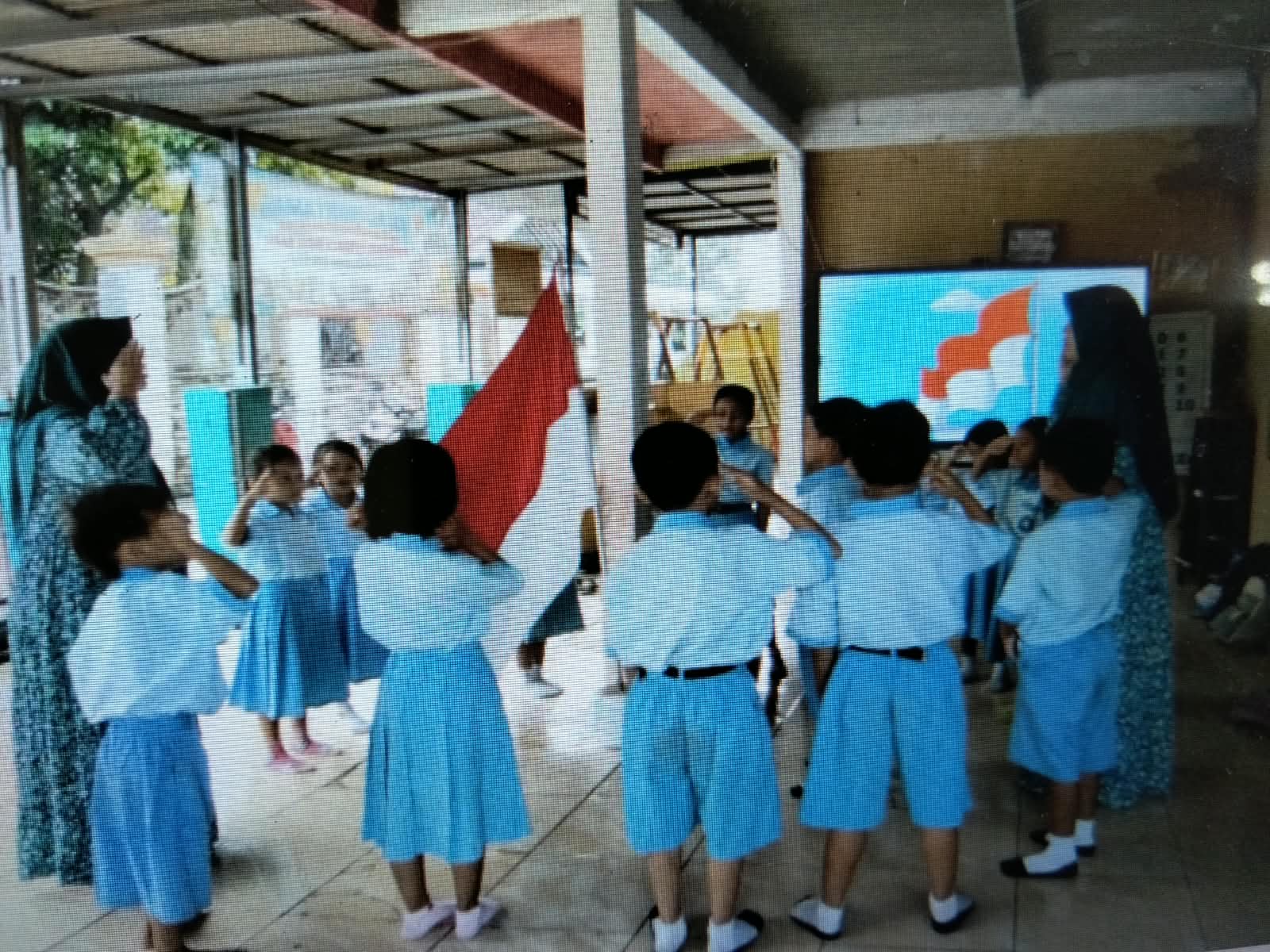 Pembiasaan Upacara di Setiap hari senin